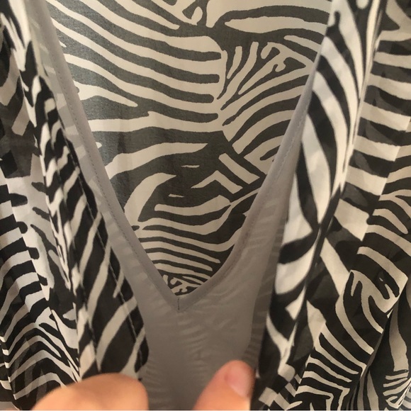 H&M Crossover Tank - Picture 3 of 6